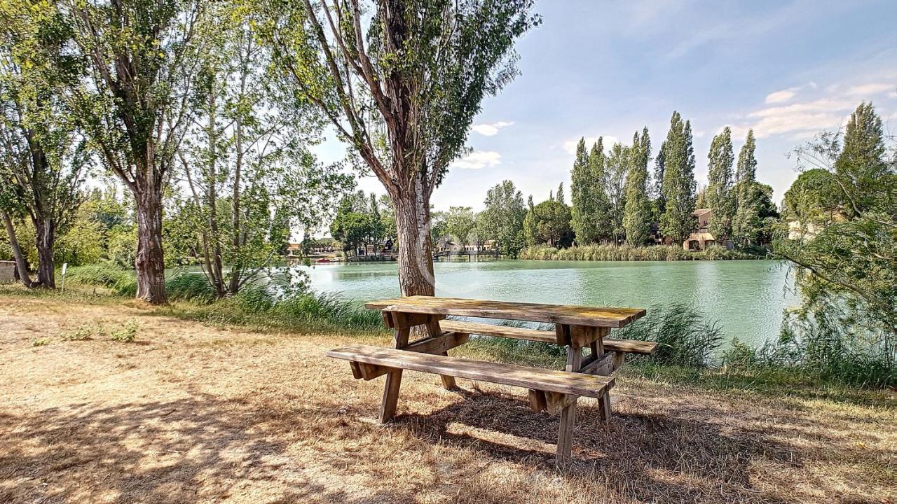 Appartement village 9 en résidence de vacances en Camargue Arlés Exterior foto
