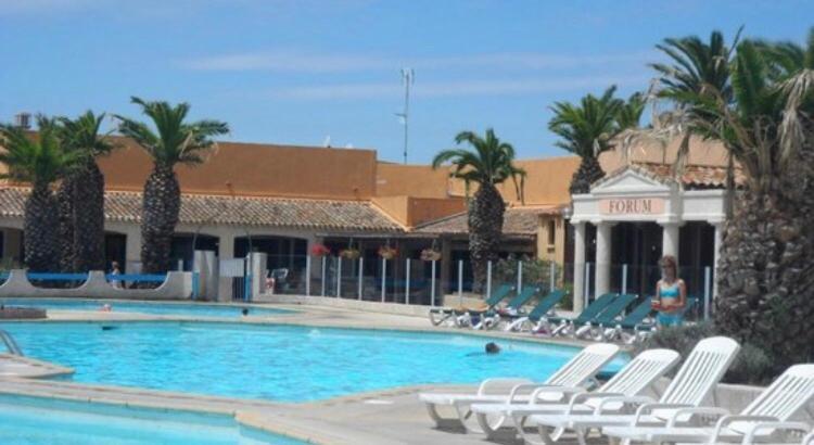 Appartement village 9 en résidence de vacances en Camargue Arlés Exterior foto