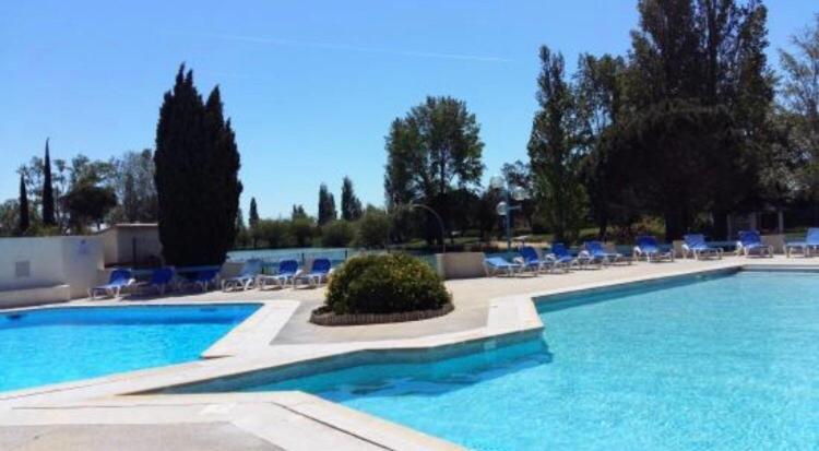 Appartement village 9 en résidence de vacances en Camargue Arlés Exterior foto