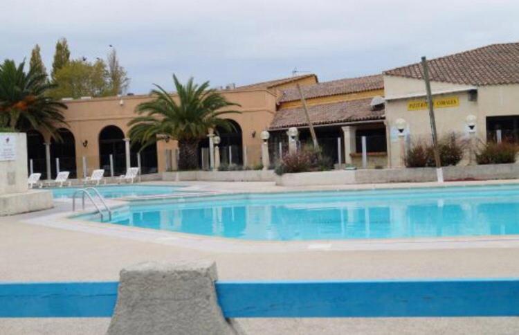Appartement village 9 en résidence de vacances en Camargue Arlés Exterior foto