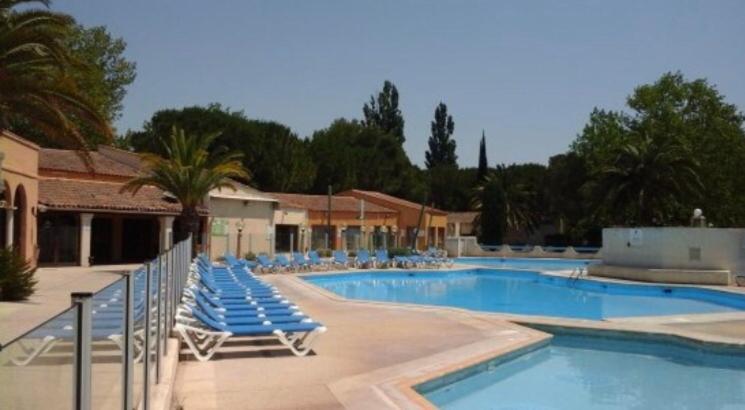 Appartement village 9 en résidence de vacances en Camargue Arlés Exterior foto